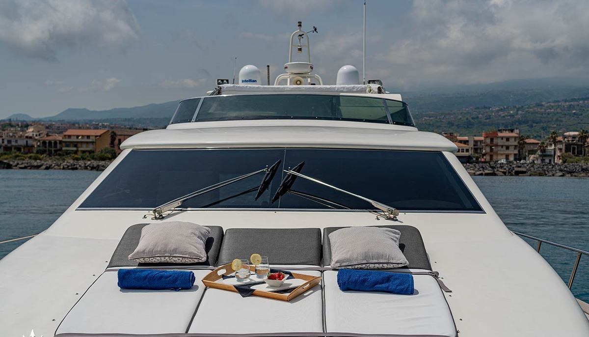BLUE ICE yacht charter 3