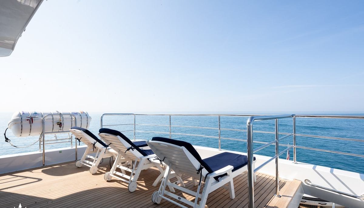 BEYOND CAPRICORN yacht charter 4