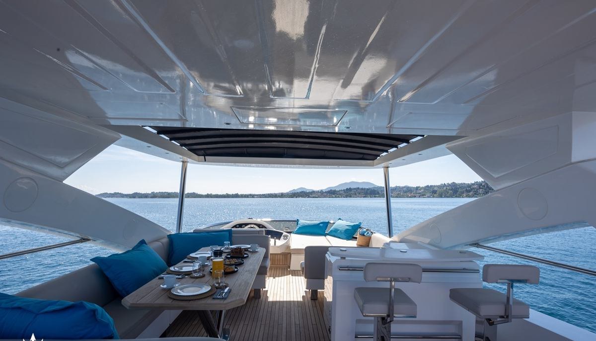 SHINE R yacht charter 4