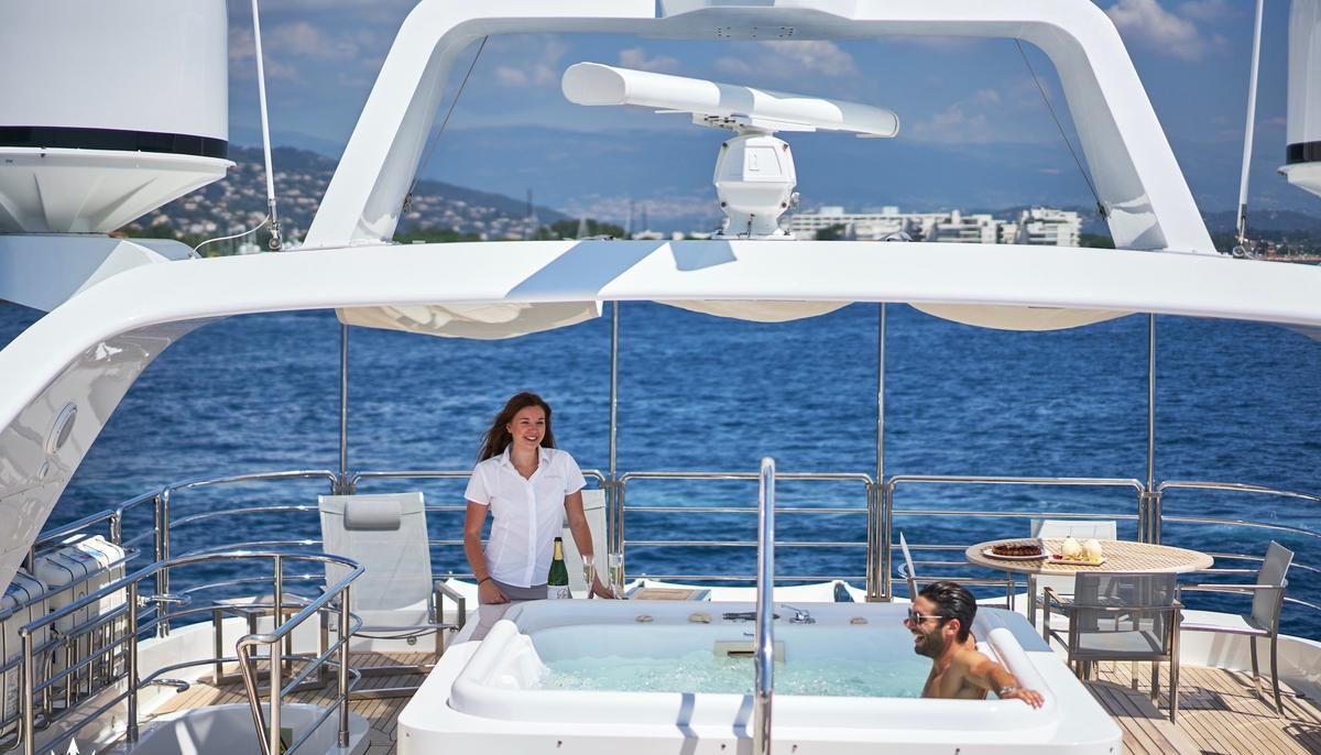SEASHELL yacht charter 3