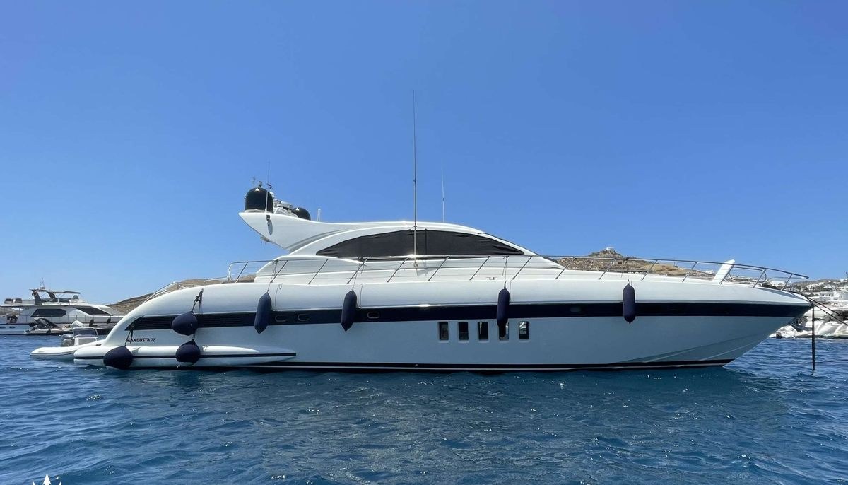 YALOOU DREAM yacht charter 2