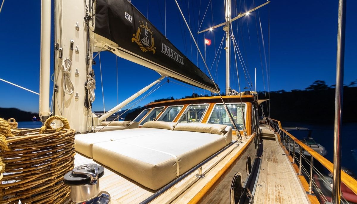 EMANUEL yacht charter 3