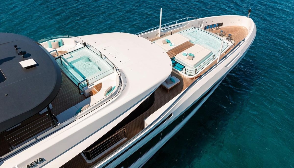 EVA4EVA yacht charter 3