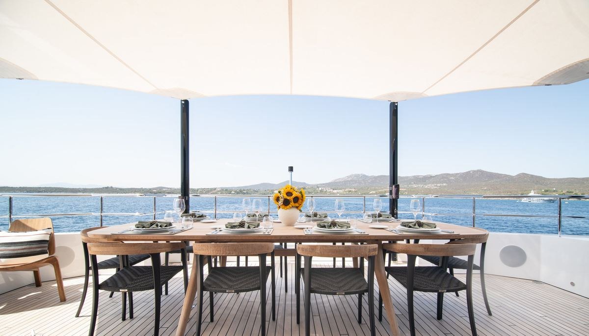 FOX yacht charter 5