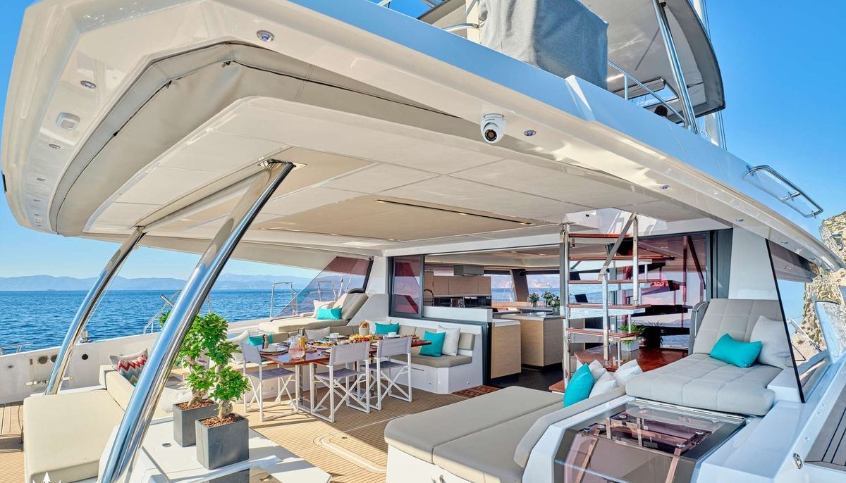 SUNMOON yacht charter 5