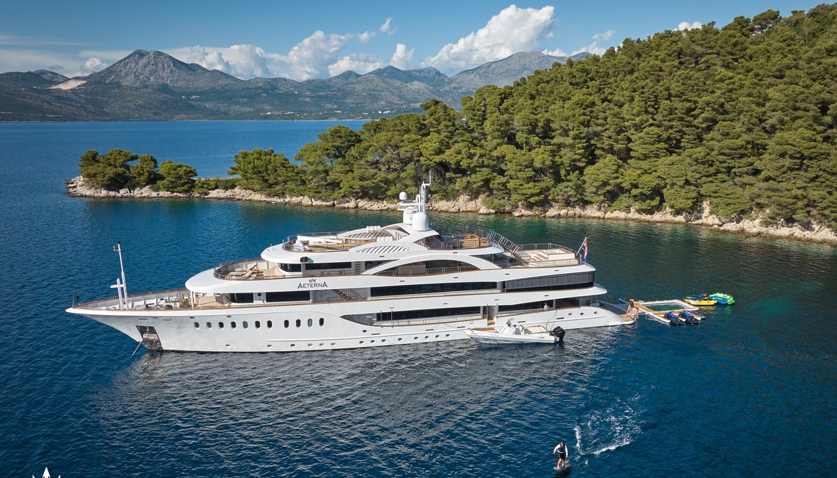 AETERNA yacht charter 2