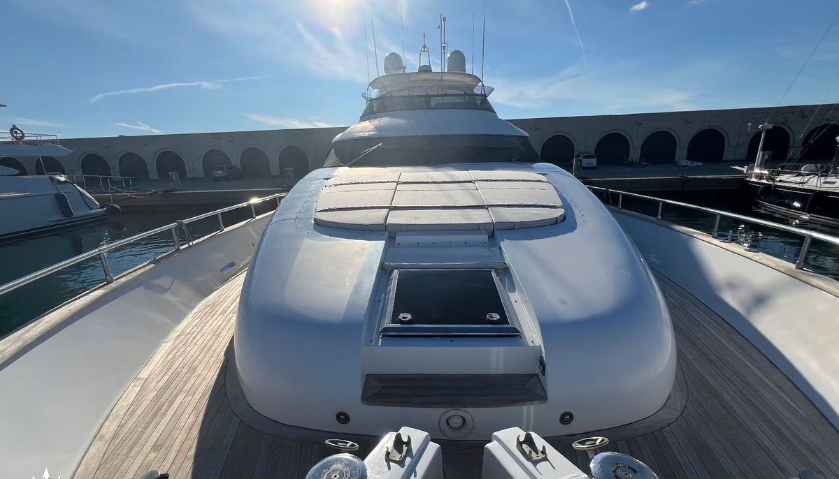 WILLFUL yacht charter 3
