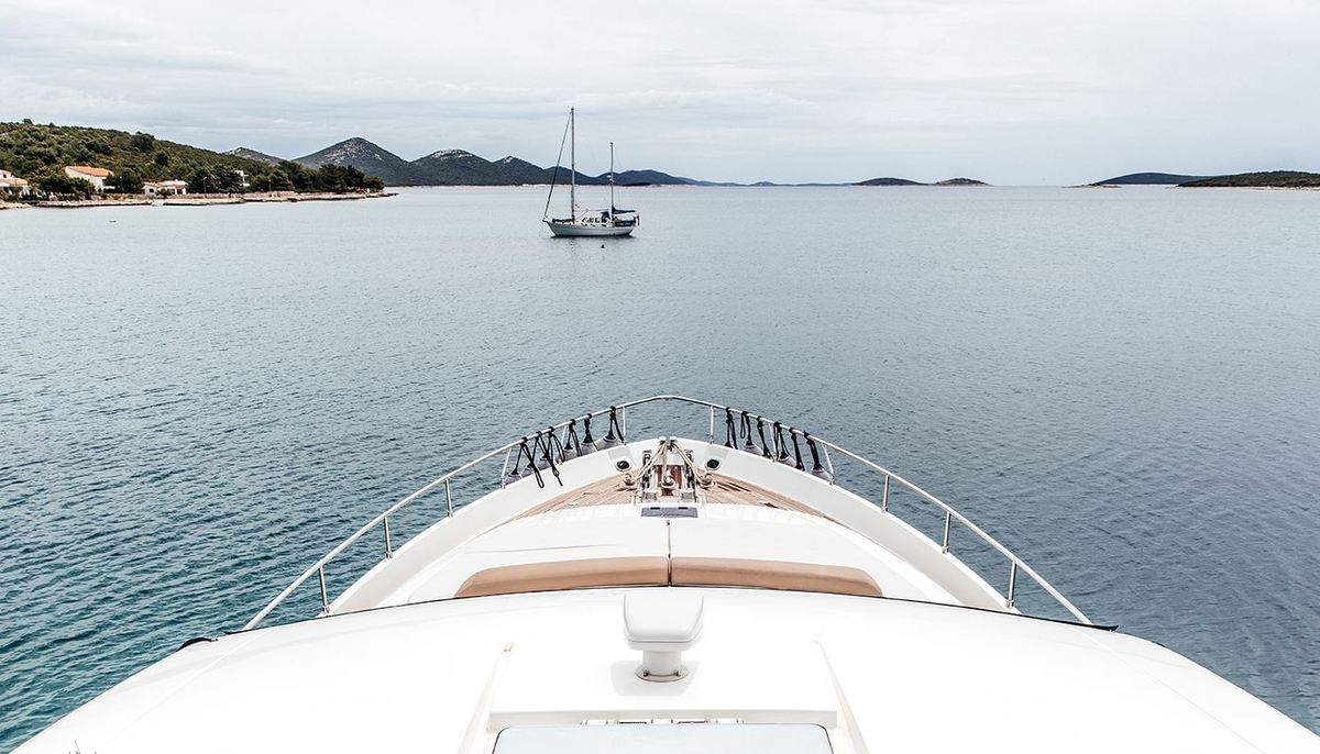 TESORO yacht charter 3