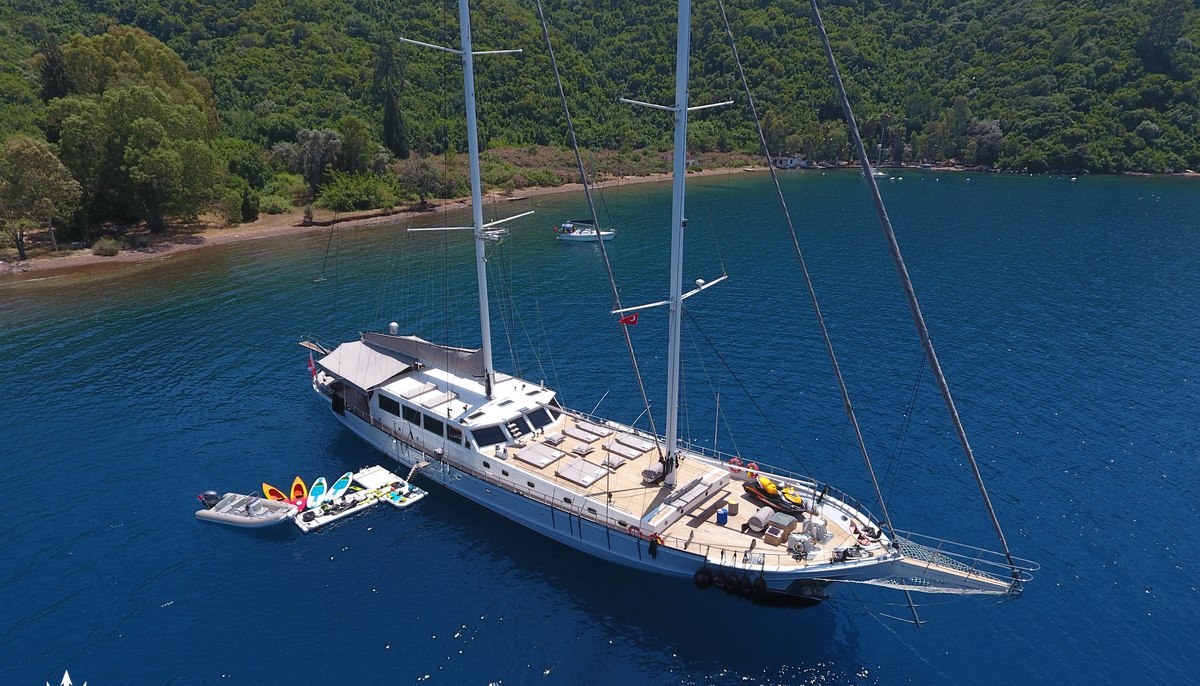 WHITE SOUL yacht charter 2