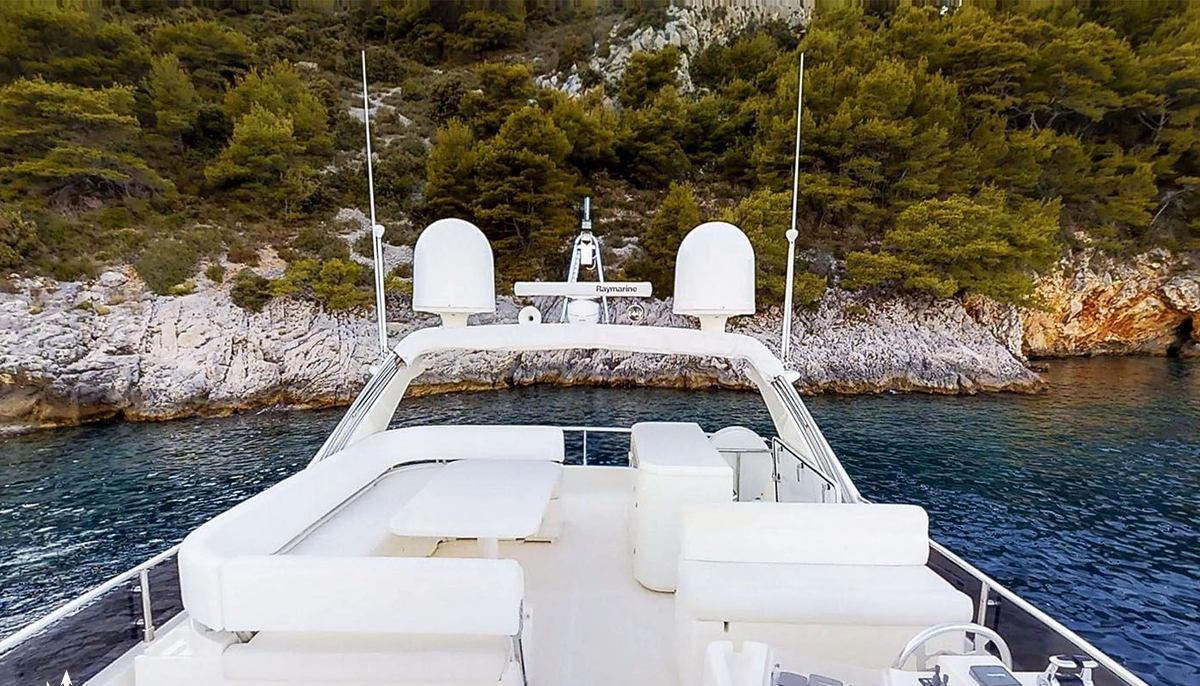 AMY yacht charter 3