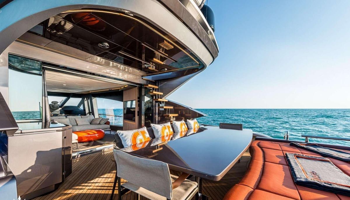 G-FIVE yacht charter 4