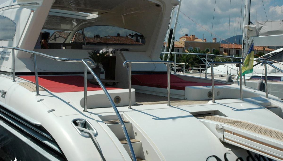 MADNESS yacht charter 3