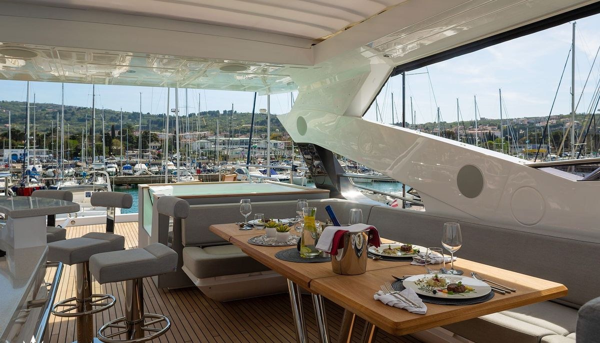 MR. K IRISTON yacht charter 5