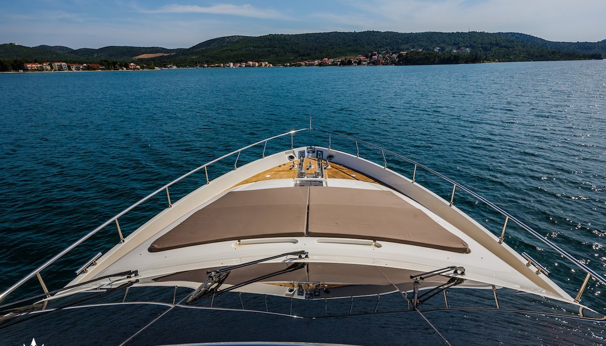 QUO VADIS I yacht charter 3