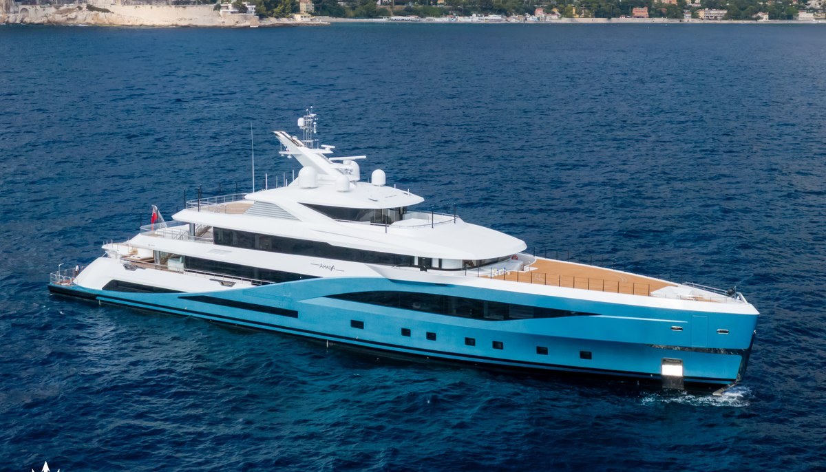 AMALYA yacht charter 2