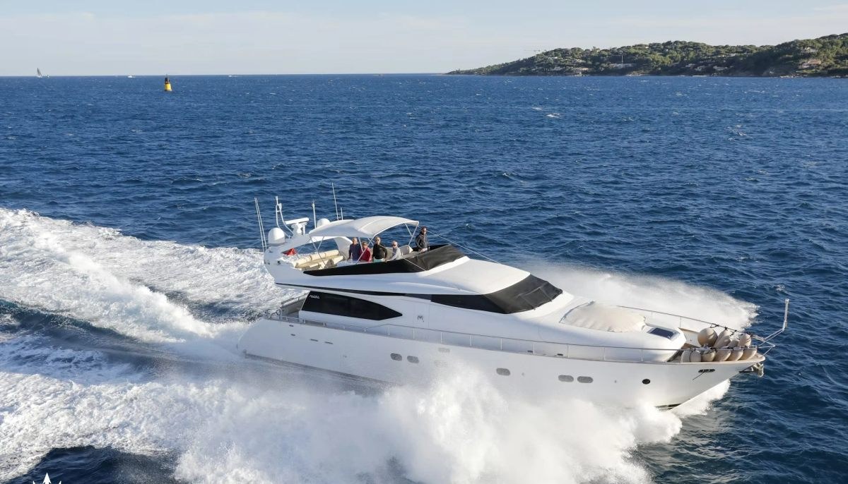 YAKOS yacht charter 2