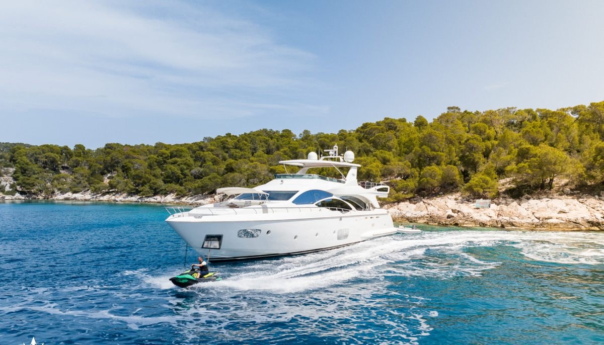 KOUKLES yacht charter 2