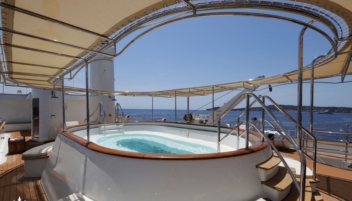 SHERAKHAN yacht charter 4