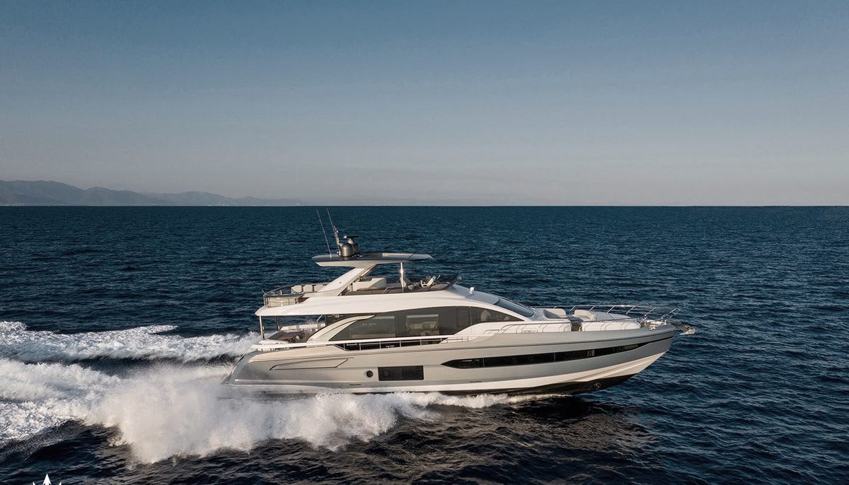 VIVA yacht charter 2