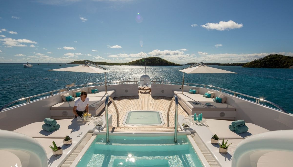SIREN yacht charter 3
