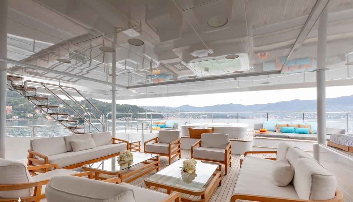 JOIA THE CROWN JEWEL yacht charter 3