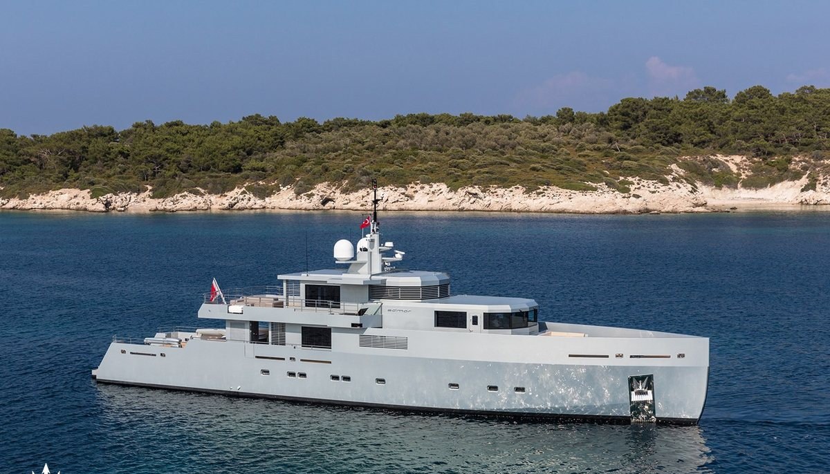 CALADAN yacht charter 2