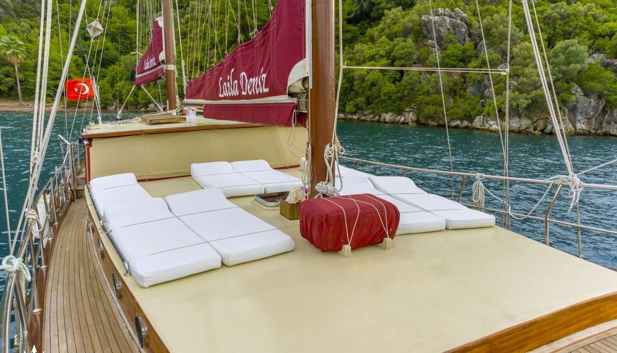 LAILA DENIZ yacht charter 5
