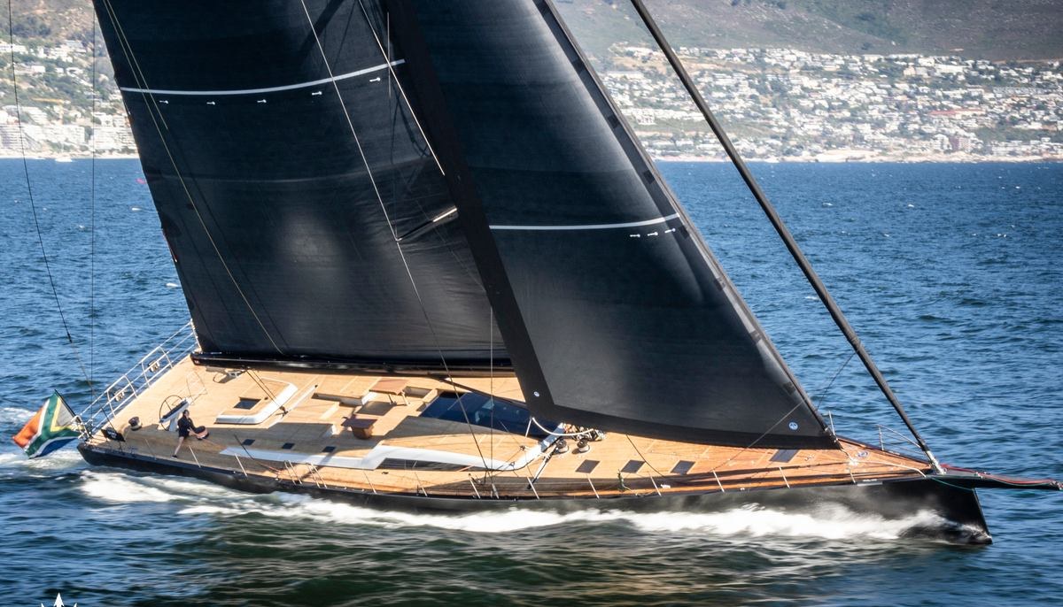 KIBOKO4 yacht charter 3