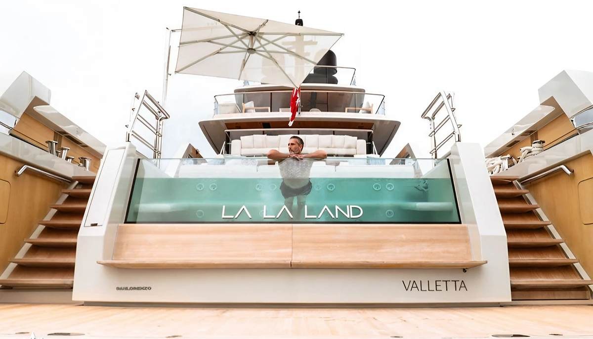 LA LA LAND yacht charter 5