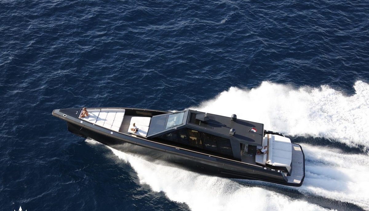 ASH yacht charter 2
