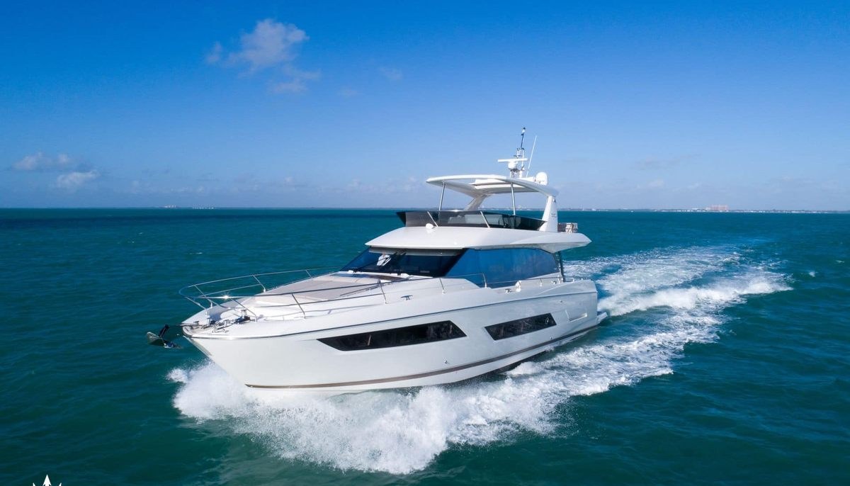 ROMY ONE yacht charter 3