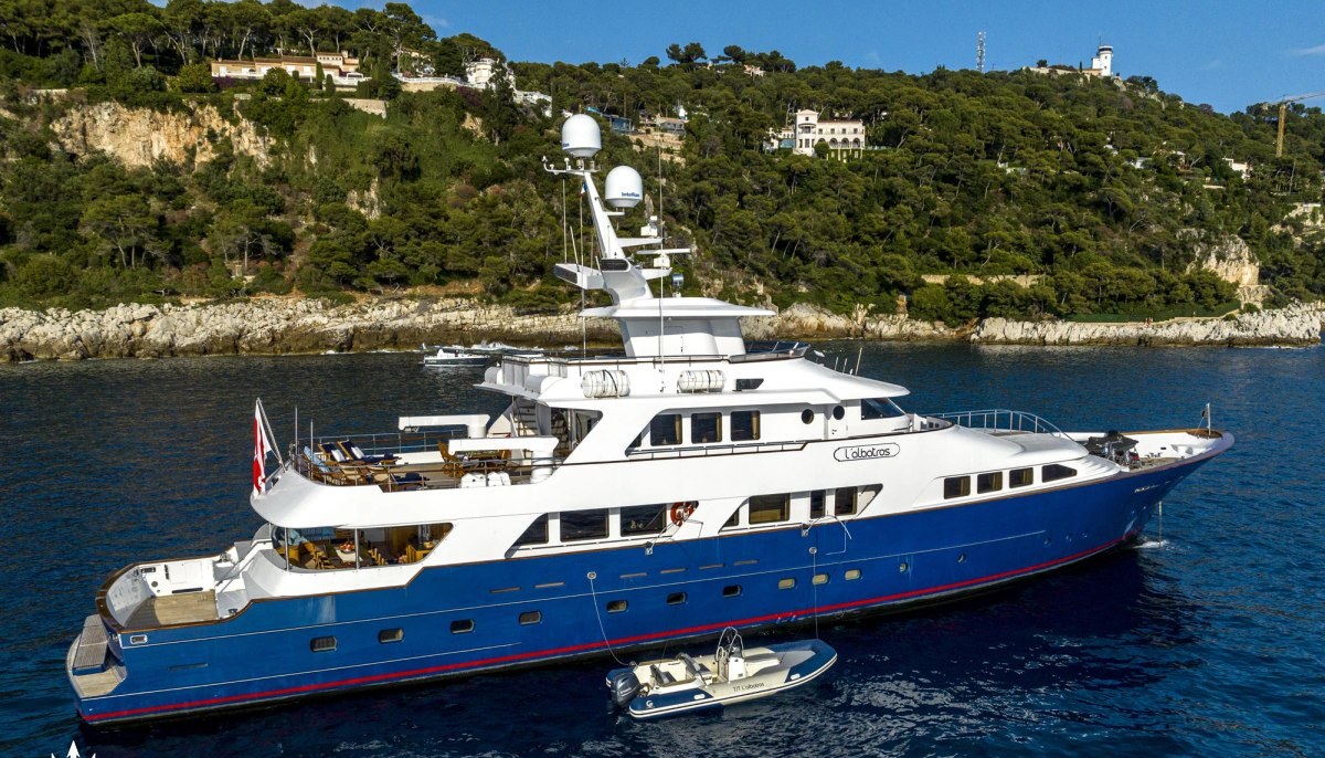 L'ALBATROS yacht charter 2