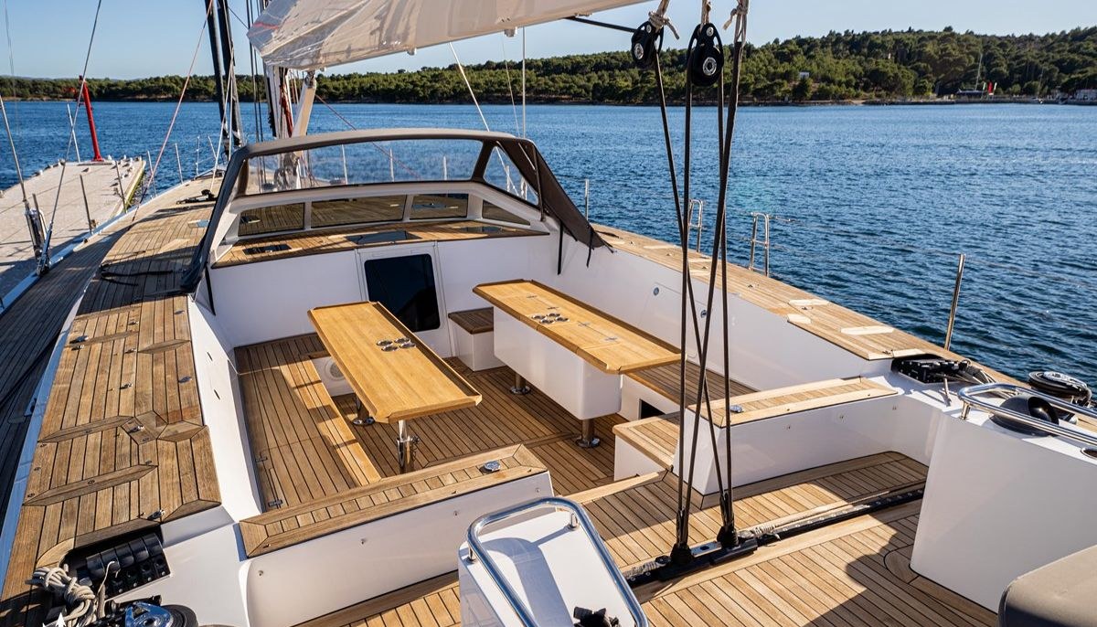 BELLKARA yacht charter 3