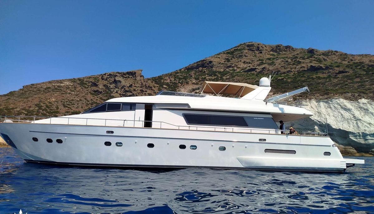 MAMMA'S yacht charter 2