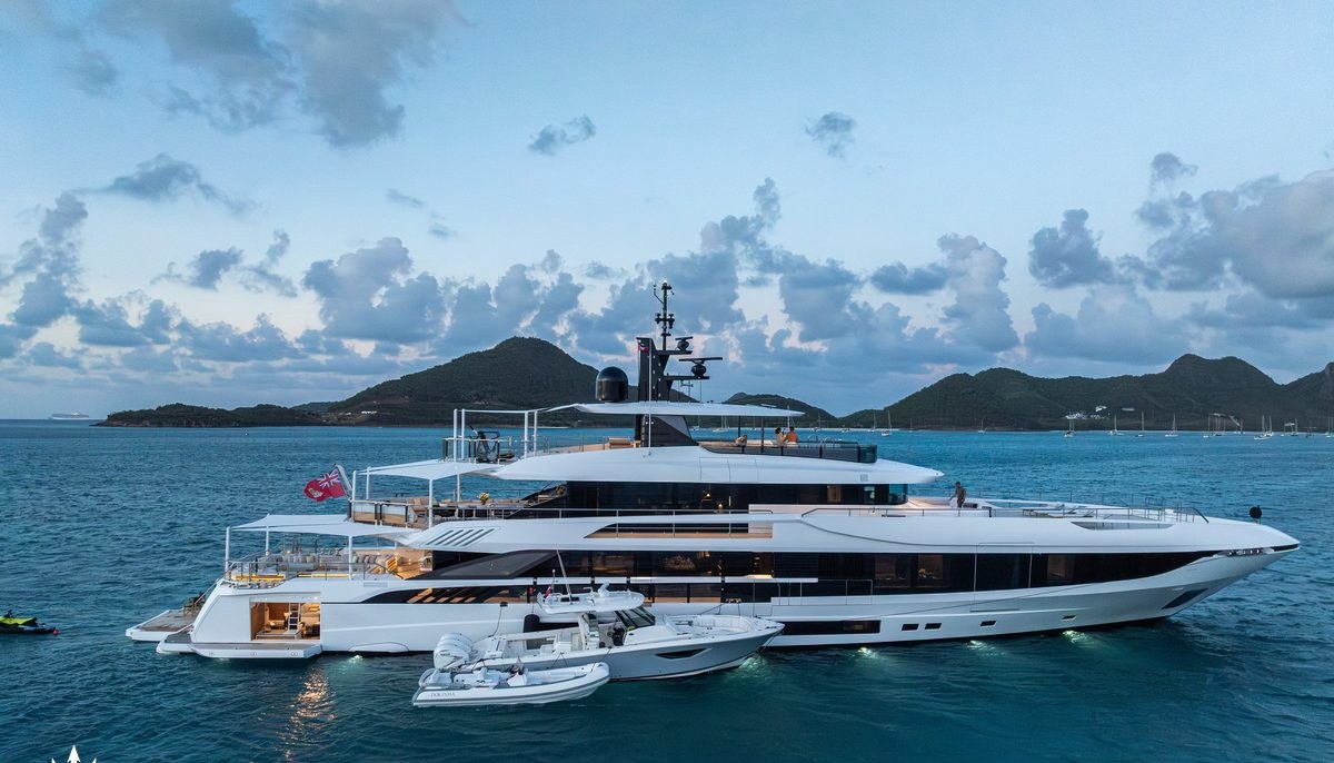DOKINHA yacht charter 2