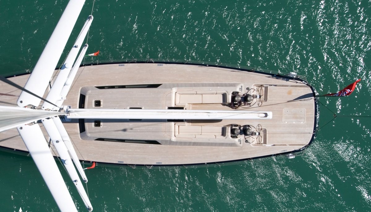INTI CUBE yacht charter 5