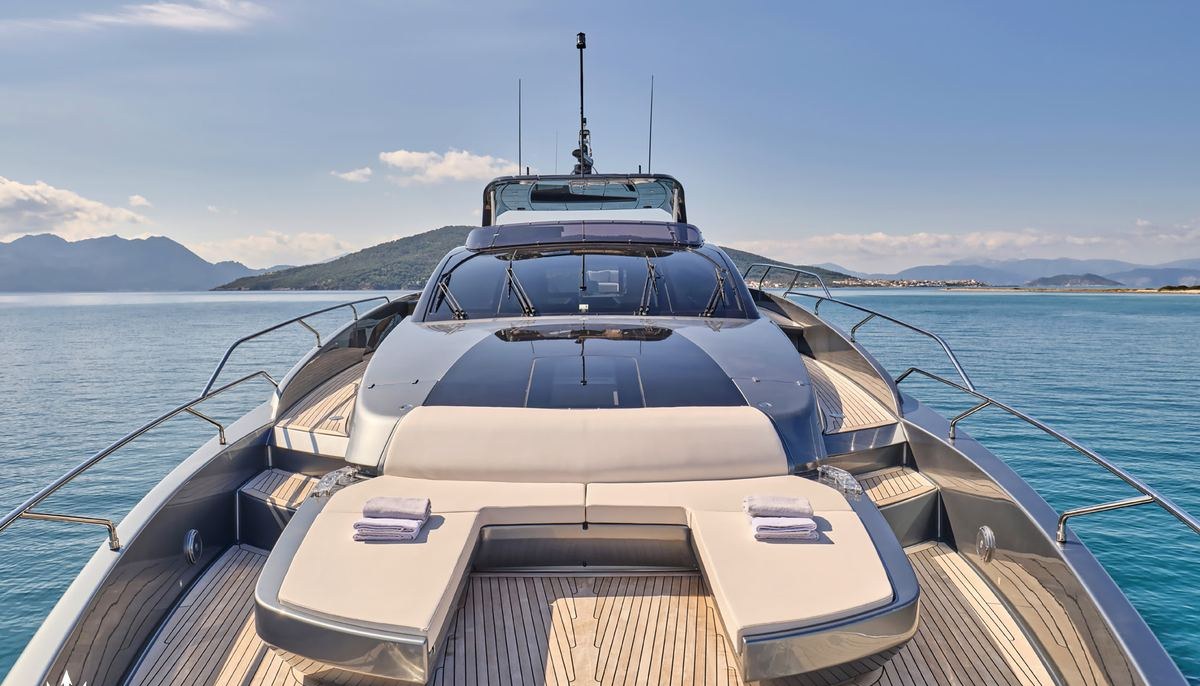 MENANGIO X yacht charter 3