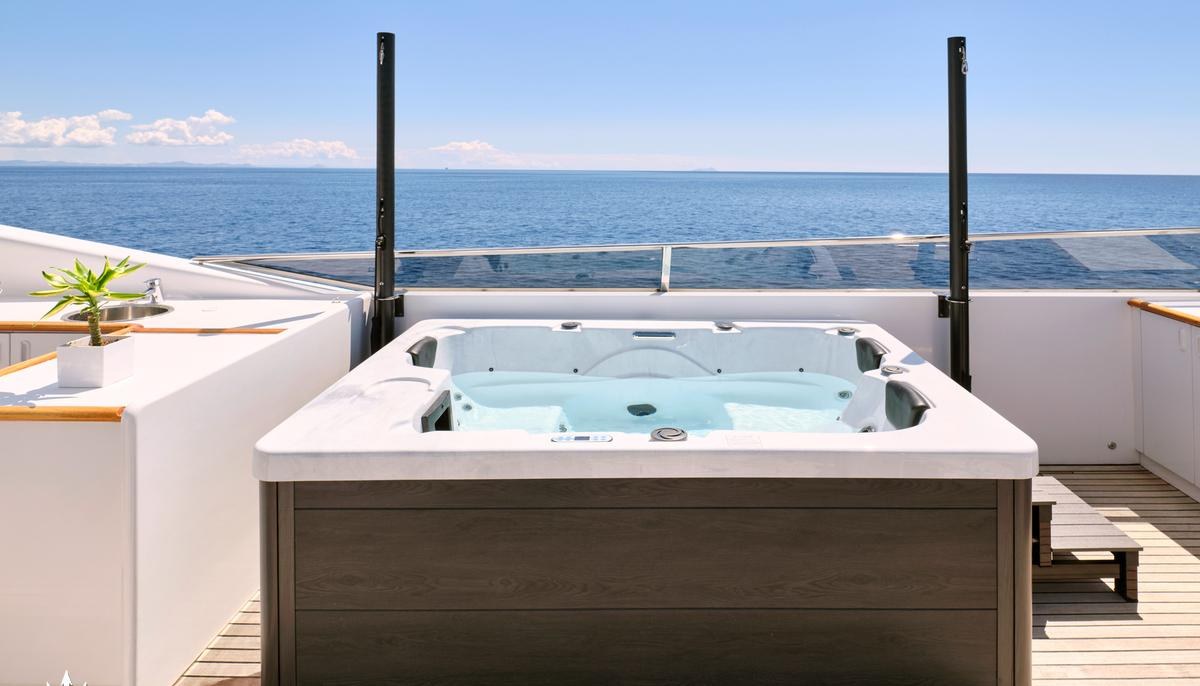MOBIUS yacht charter 3