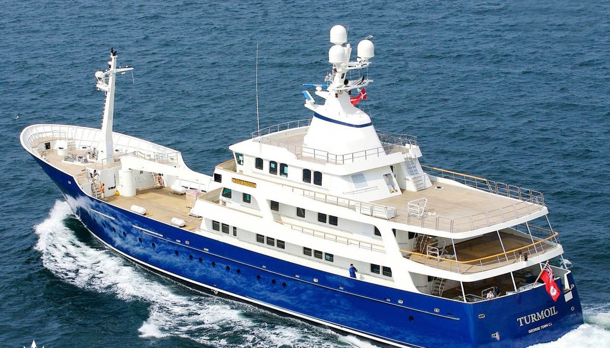 CUPANI yacht charter 4