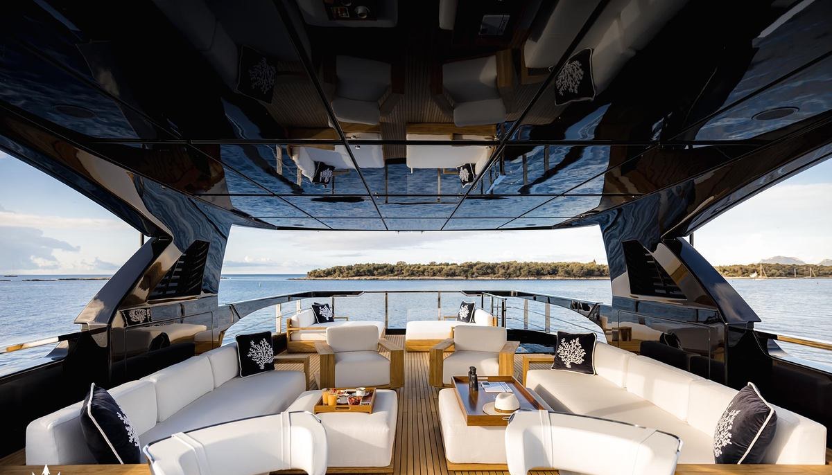 LADY FIRST yacht charter 4