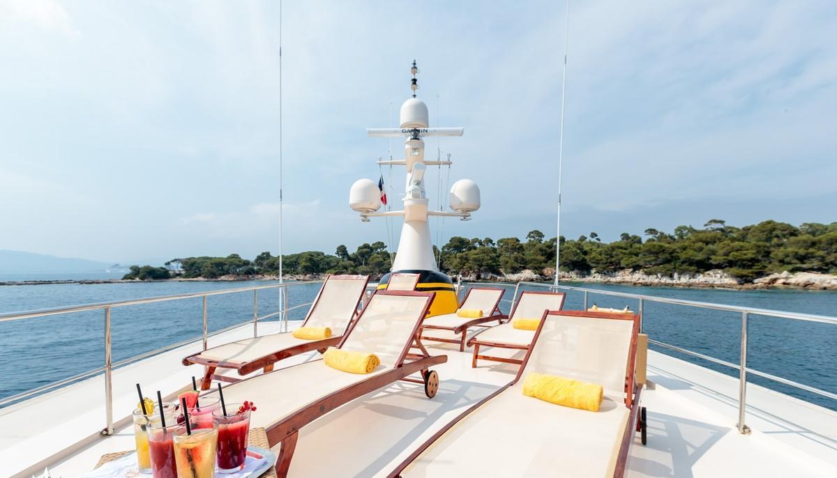 ARIONAS yacht charter 5
