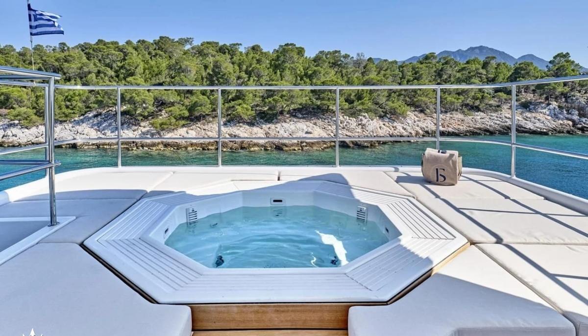 BLUE SYMPHONIE yacht charter 5