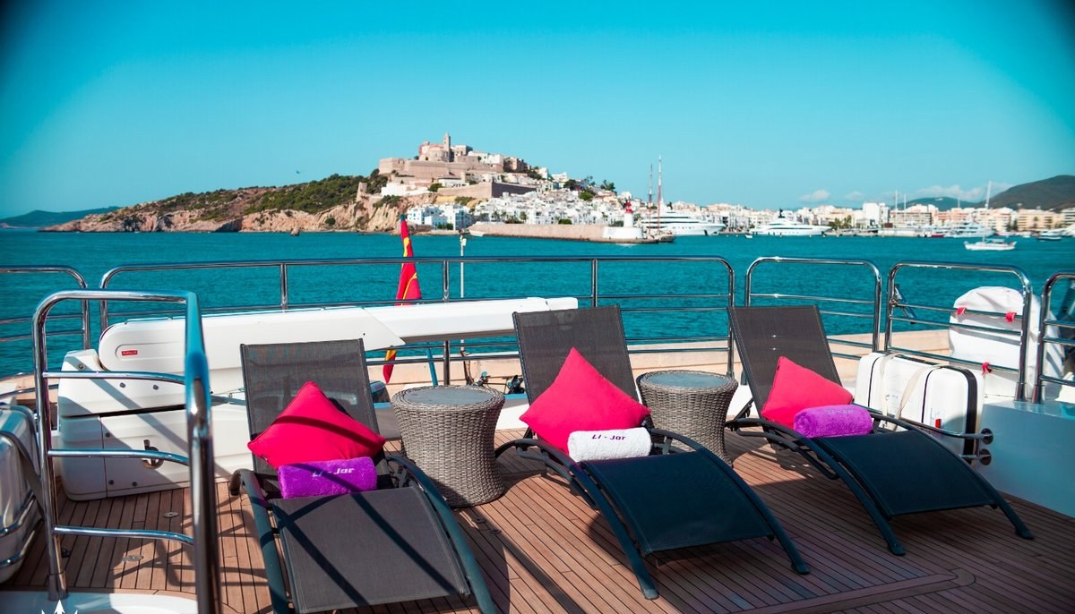 LI-JOR yacht charter 4