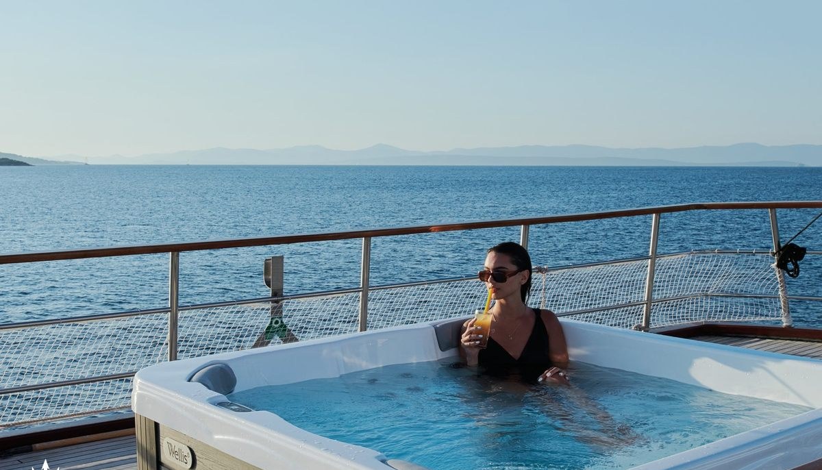 CATALEYA yacht charter 4