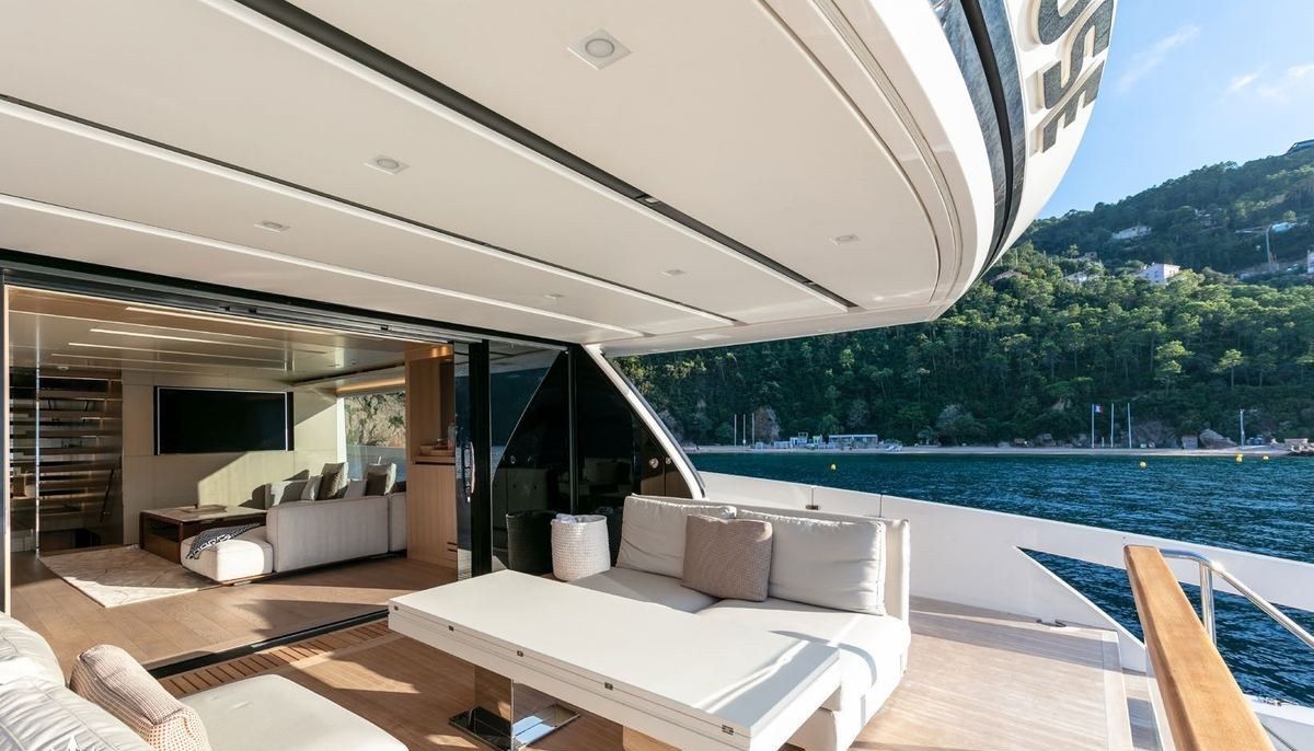 BELLE DE NUIT yacht charter 5