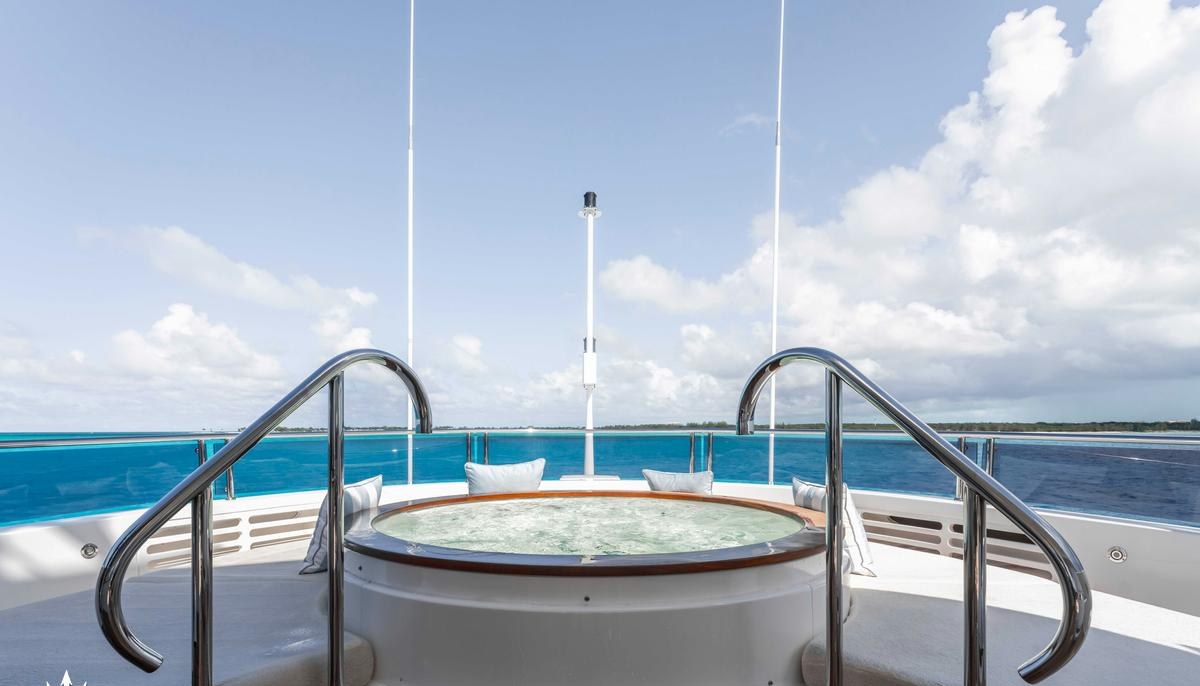 CAPTAIN MORGAN III yacht charter 4