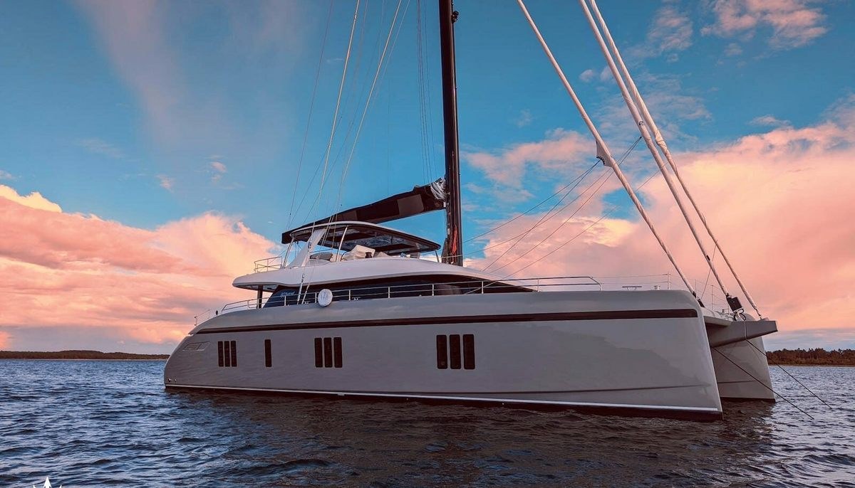 GREY B yacht charter 2