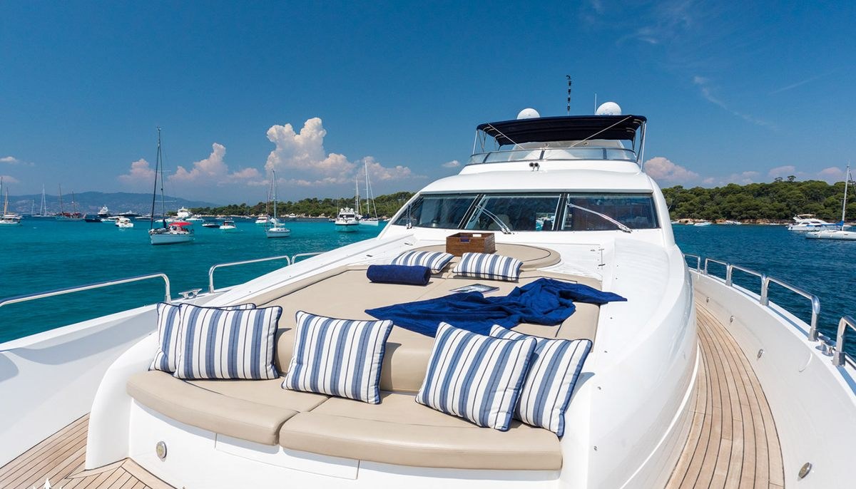 WINNING STREAK 2 yacht charter 3