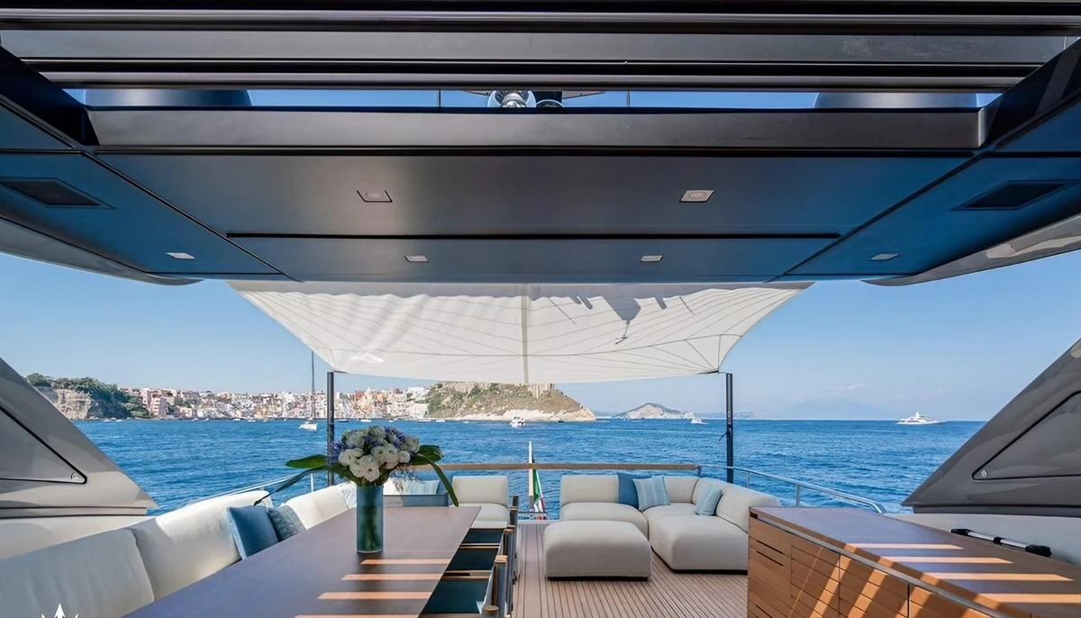 CATCH ME yacht charter 4