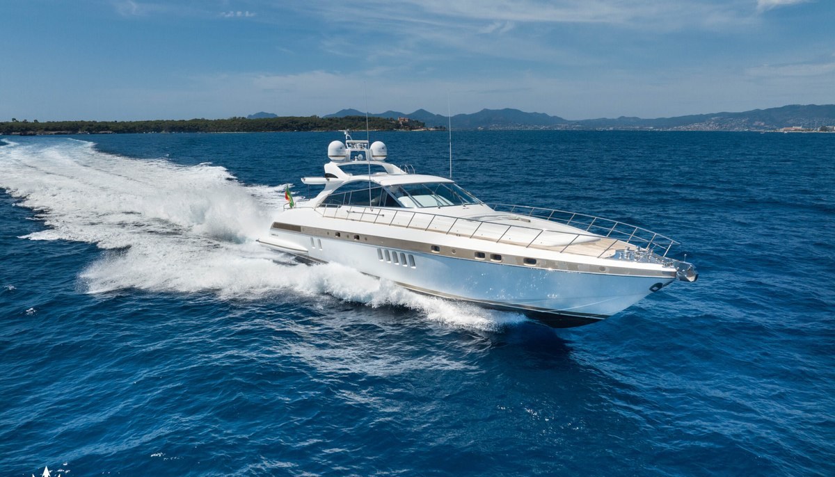 STEALTH ONE yacht charter 2